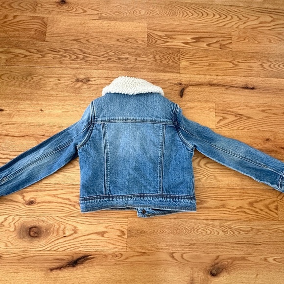 Cat & Jack Kids Sherpa Denim Jacket/Jean Jacket in Small - Picture 4 of 5